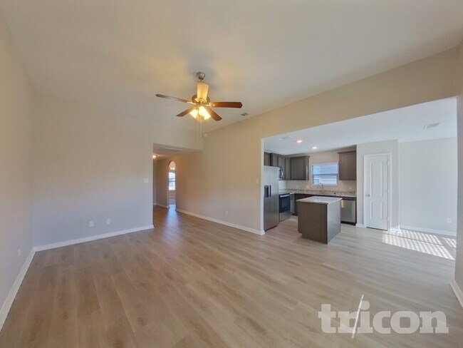 Building Photo - 118 Bush Dr