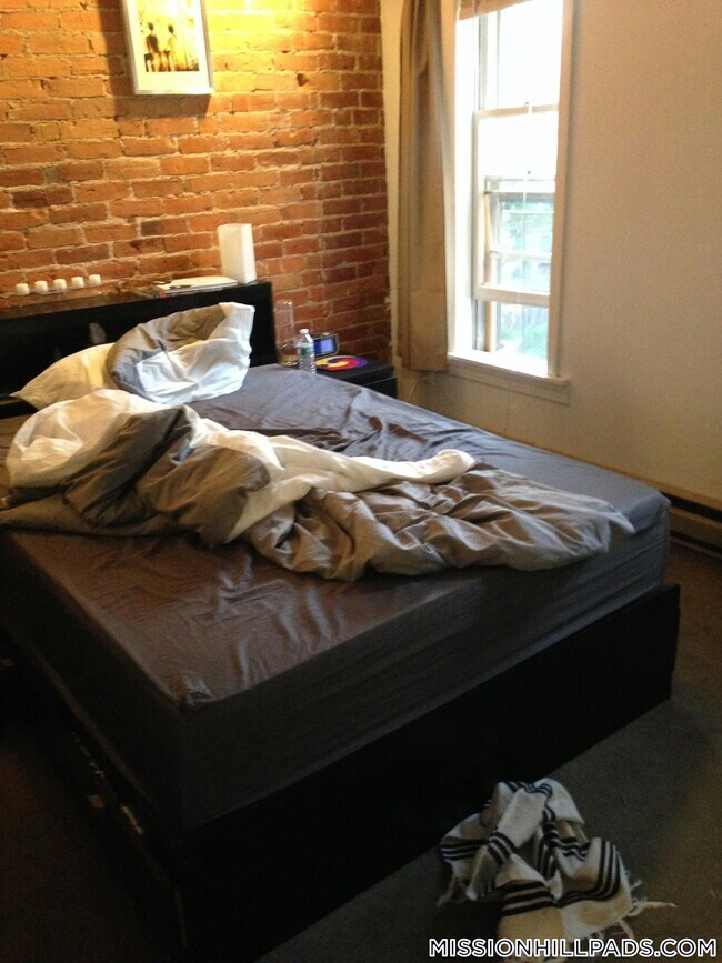 Foto del edificio - 896 Huntington Ave