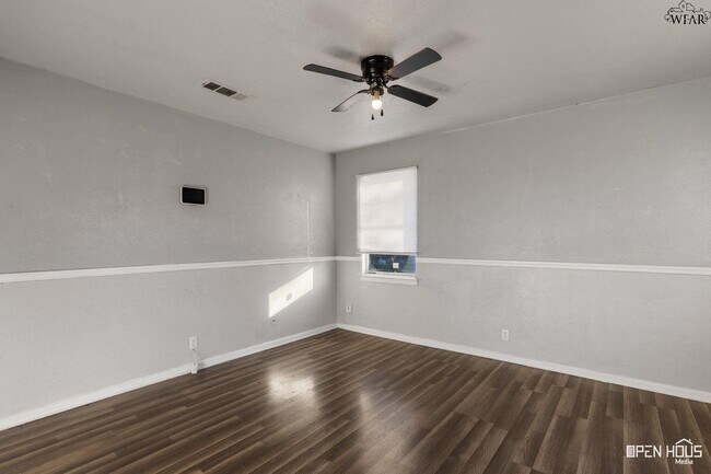 Foto del edificio - 1411 Deville St