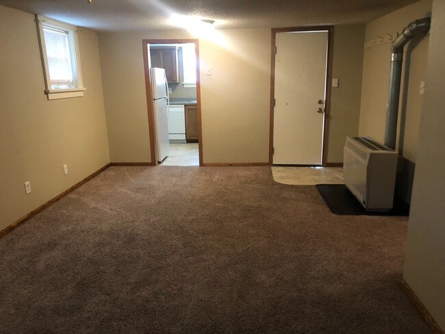 Building Photo - 1012