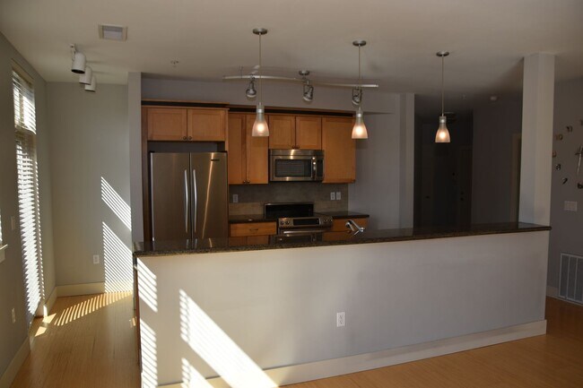 Foto del edificio - Coming soon! Stunning 2 Bedroom Tacoma Condo
