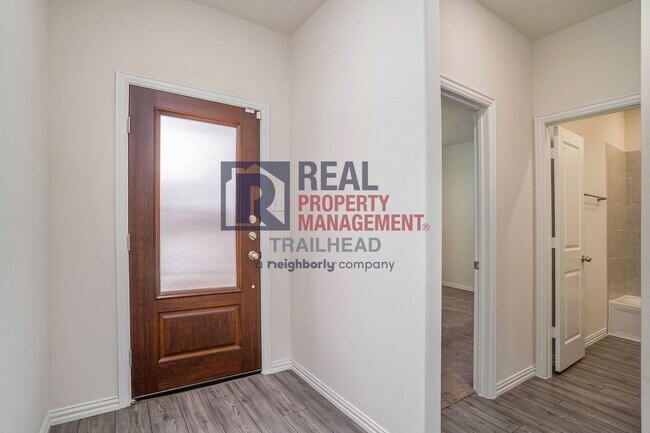 Foto del edificio - Charming 3-Bedroom Home in Desirable Neighborhood!