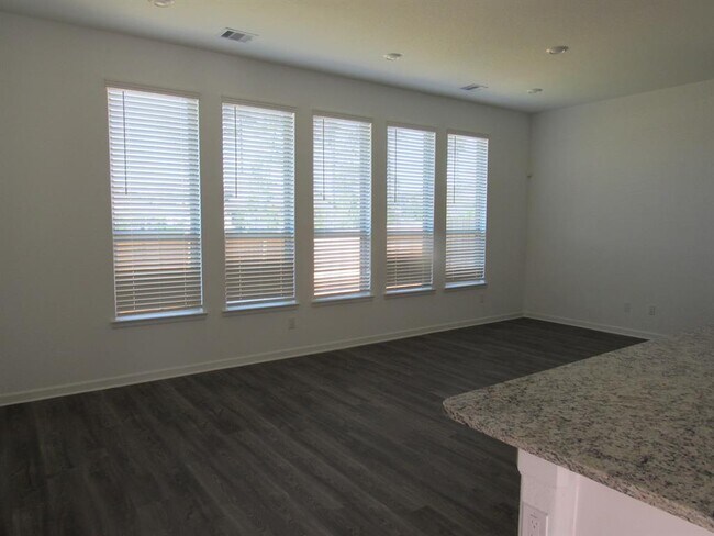Foto del edificio - 562 Dry Fork Ln