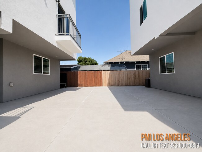 Foto del edificio - 1731 E 68th St