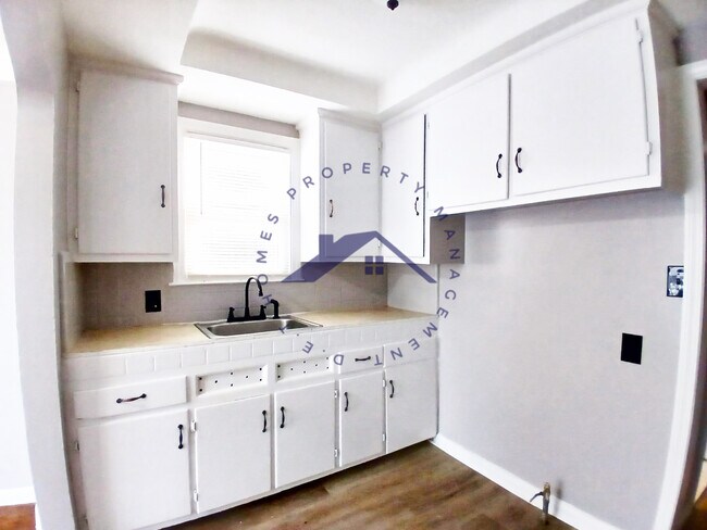 Foto del edificio - 9790 Kensington Ave