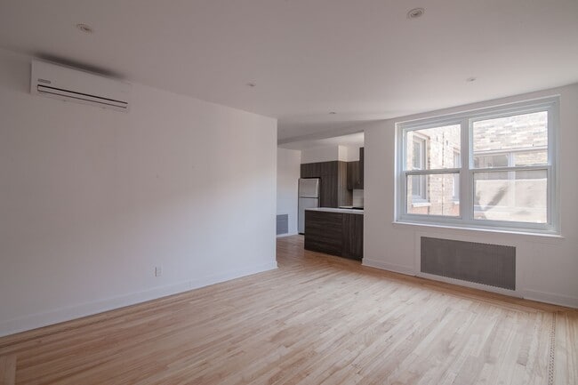 Photo du bâtiment - 2105 Rue Chomedey