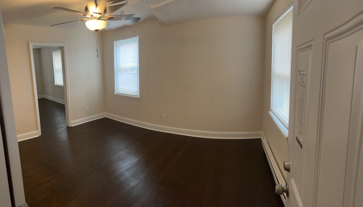 living room - 338 E Belvedere Ave