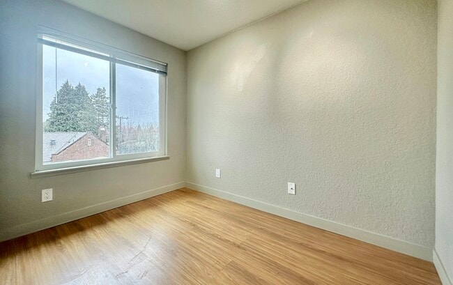 Building Photo - 4900 Fremont Ave N