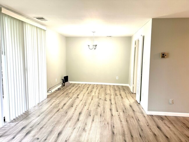 Photo - 3358 Huntley Square Dr Apartment