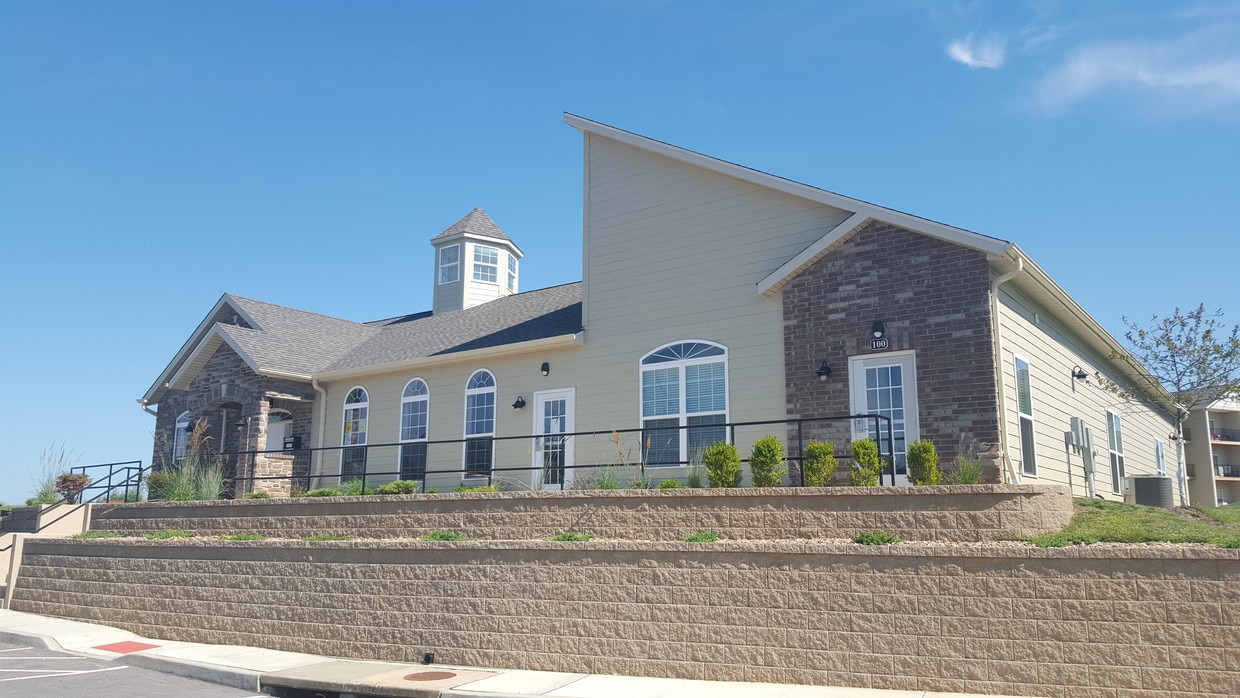 Villages at Lake Silvercote Apartments in Wentzville, MO