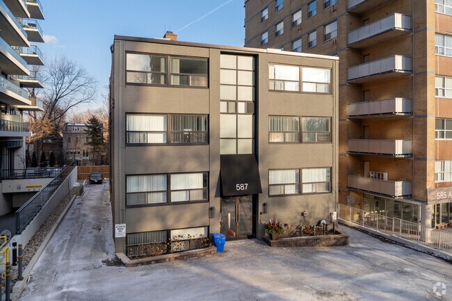 Photo du bâtiment - 587 Avenue Rd