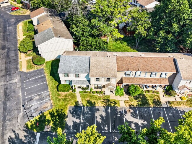 Foto del edificio - 13391 Hiddendale Ln
