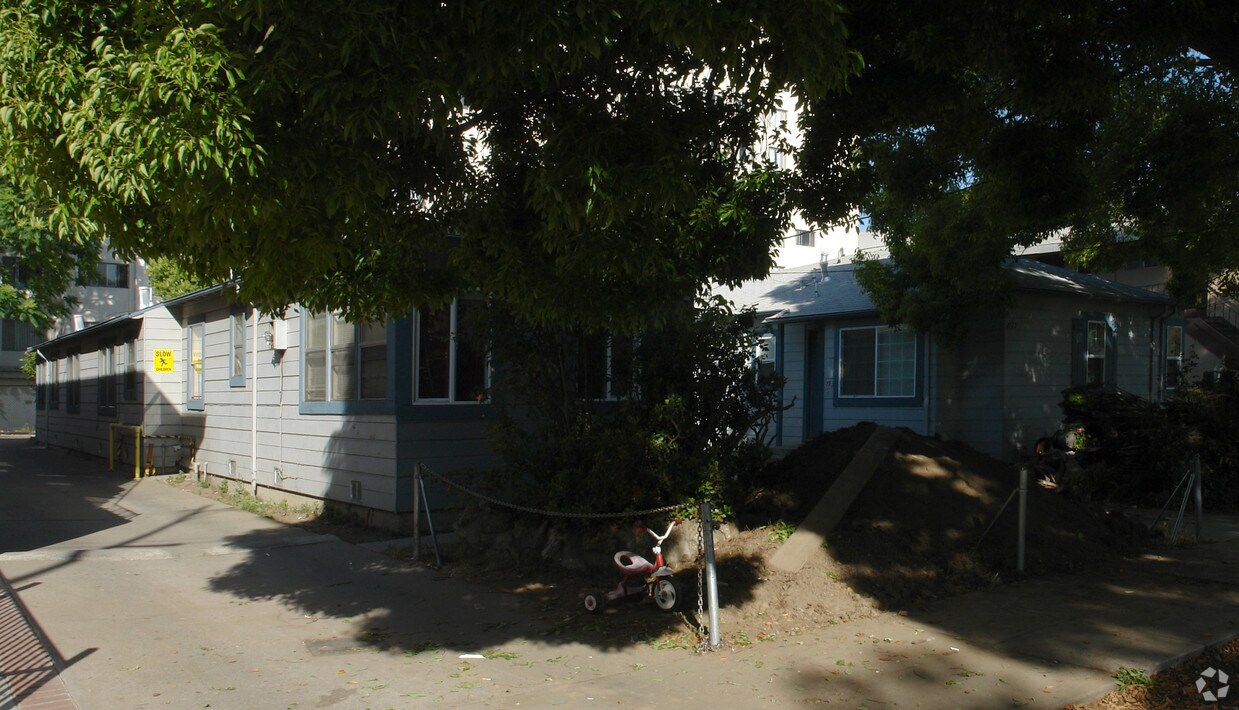 Primary Photo - 163-173 N 5th St