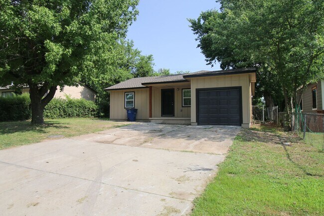 Foto del edificio - Recently Remodeled 3 Bed 2 Bath!