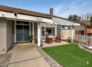 Building Photo - 5965 Rexford Ave