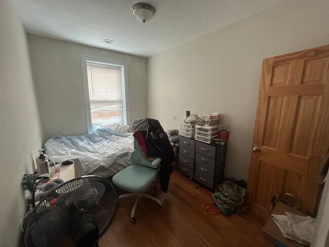 Foto del edificio - South End / Lower Roxbury 4 Bed – In-Unit Laundry – Porch – No Fee
