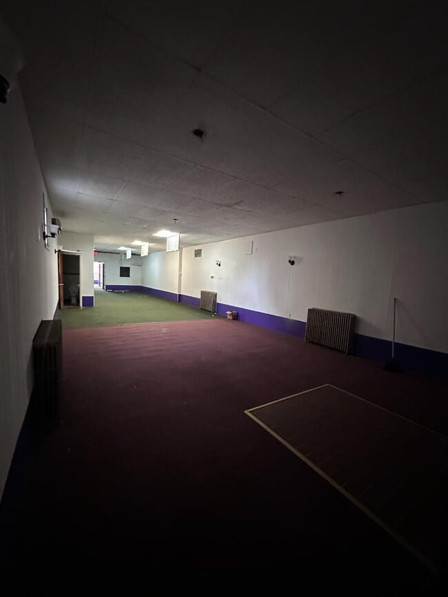 Building Photo - 113 W Main St