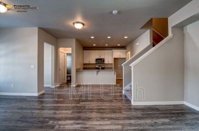 Foto del edificio - 5031 Fox Canyon Rd