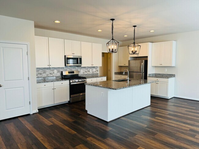 Building Photo - 454 Coastal Ave