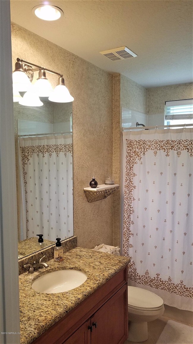 Foto del edificio - 132 Hidden Palms Ln