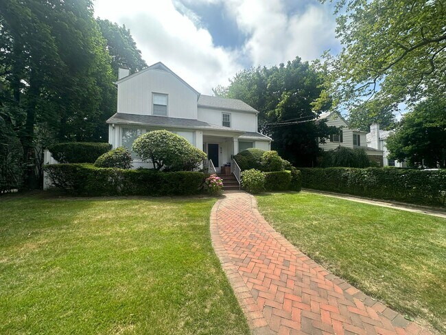 Foto del edificio - 373 Northfield Rd