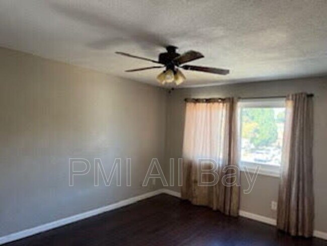 Foto del edificio - 33131 Lake Lanier Pl