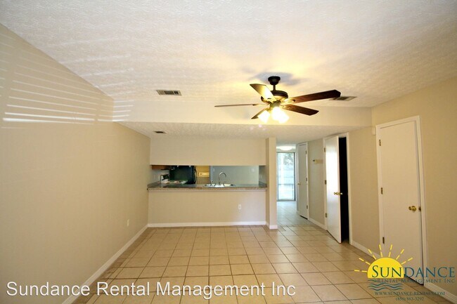 Building Photo - 2 br, 1.5 bath House - 2415 Winter Park Court