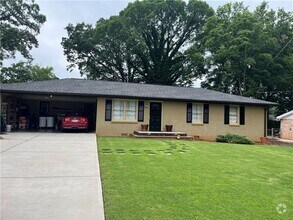 Building Photo - 2047 Glynbrook Dr