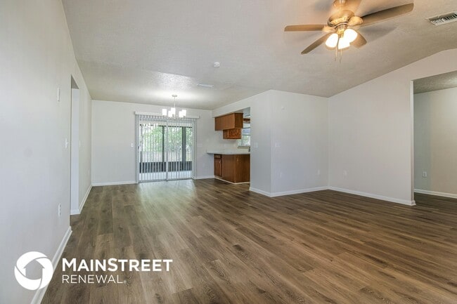 Building Photo - 4036 Montano Ave