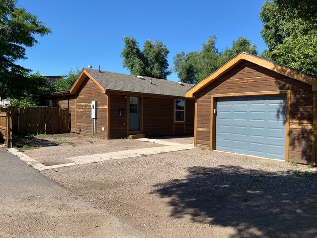 Foto del edificio - Updated Old Town 3 Bed 2 Bath Home w/ fenced yard and 1 car garage