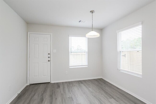 Building Photo - 345 Shelby Meadow Dr