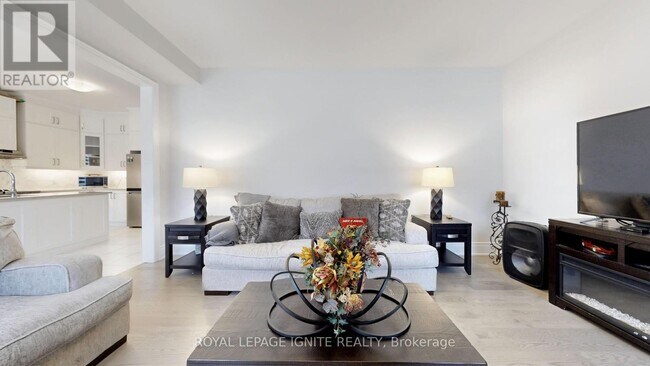 Building Photo - 30 Duxbury Rd