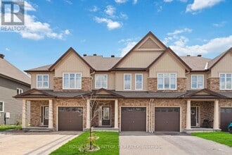 Building Photo - 344 Wood Acres Grove