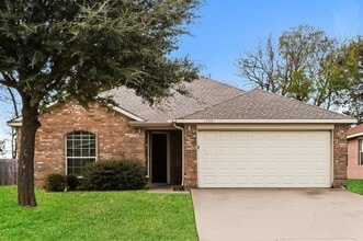 Building Photo - 1723 Katrina Ln