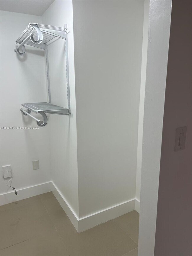 Foto del edificio - 2630 SW 28th St