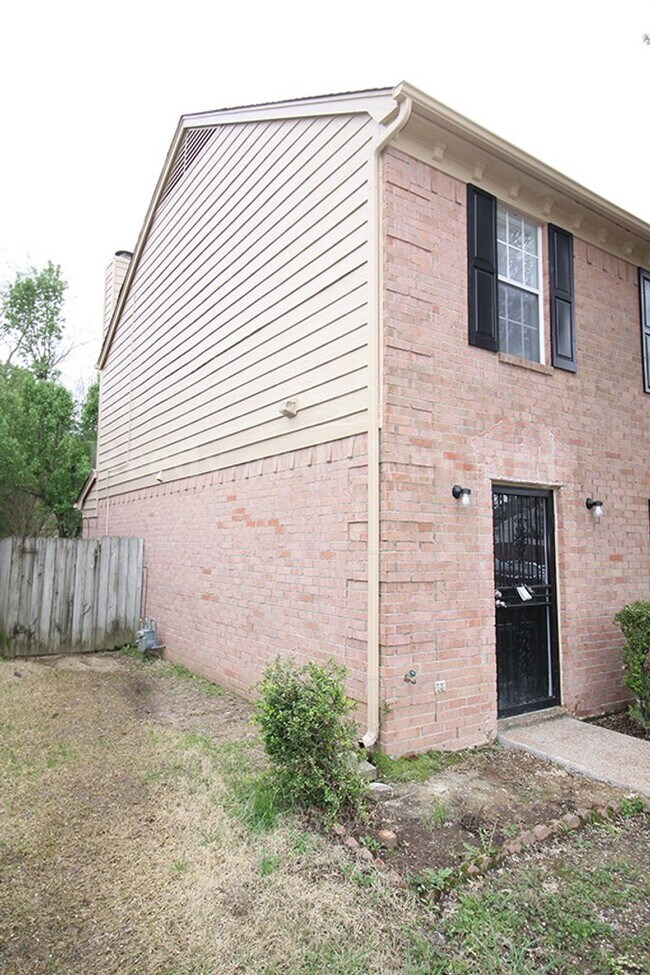 Foto del edificio - 8349 Honey Dew Cove