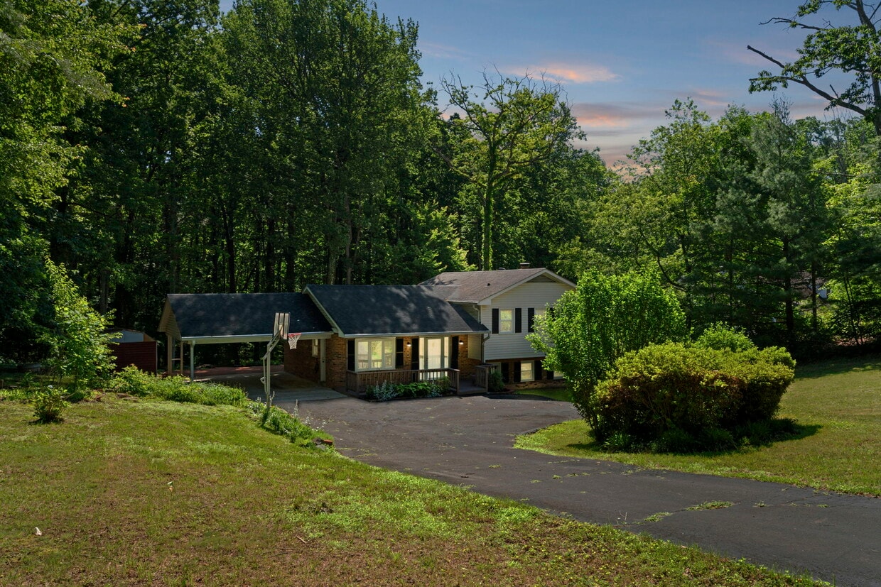 Primary Photo - 13663 Van Doren Rd