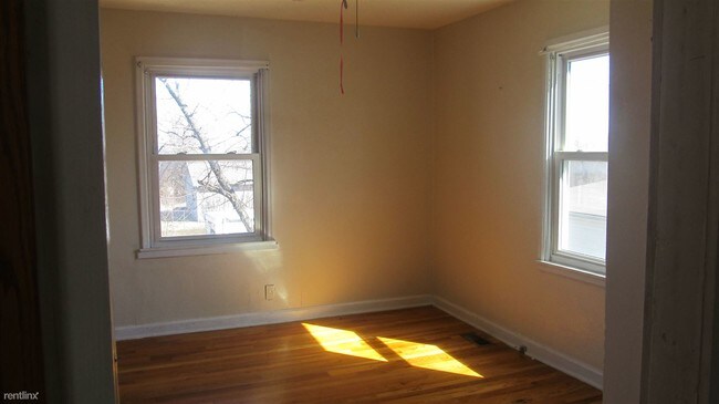 Foto del edificio - 102 1/2 N Oliver Ave