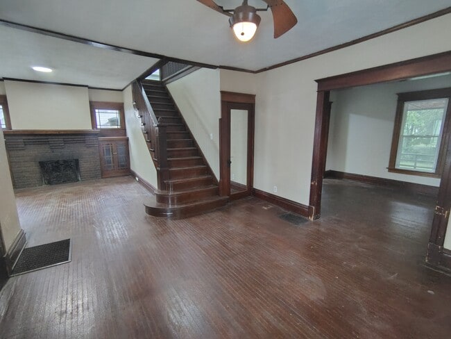 Building Photo - 1208 Revell Ave