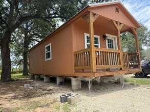 Building Photo - 685 Englehart