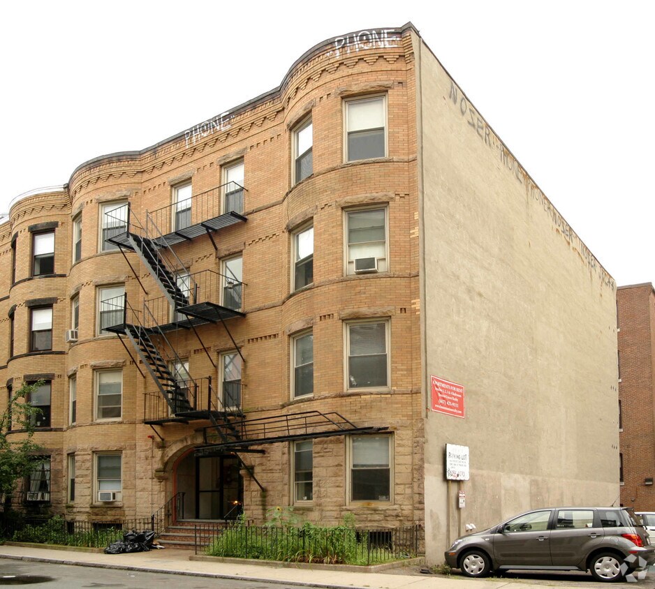 Foto del edificio - Symphony Road Apartments