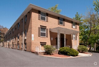 Building Photo - 245 Reynolds Terrace