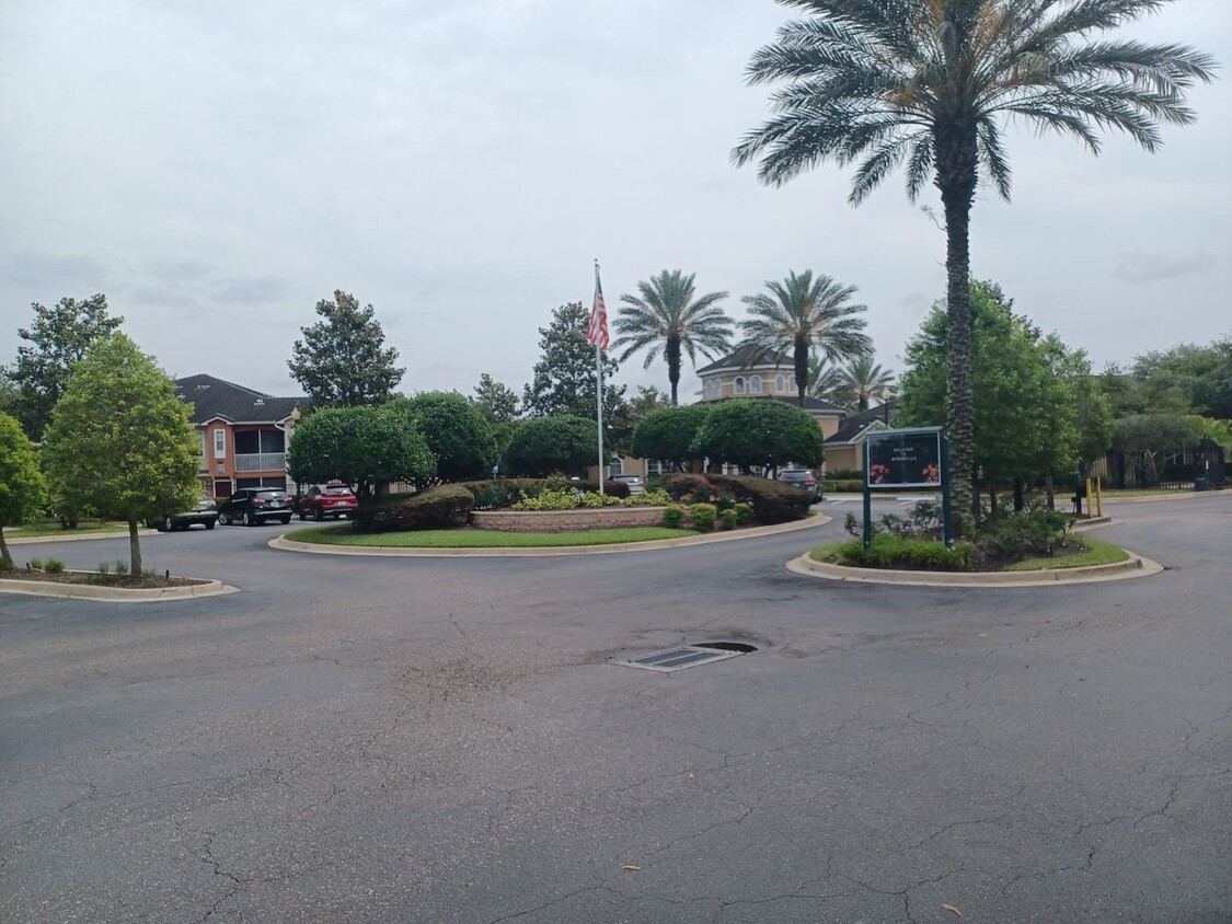 Foto principal - 10075 Gate Pkwy