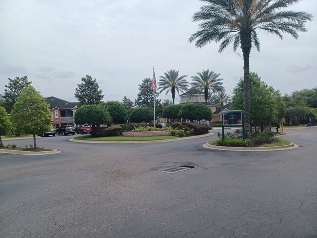 Photo - 10075 Gate Pkwy N Apartment