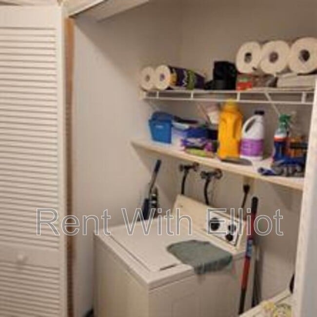 Foto del edificio - 7173 Orange Dr