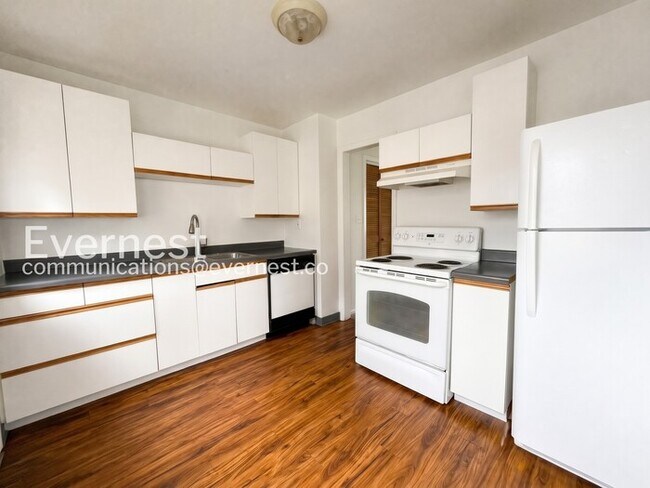 Foto del edificio - 8353 Fox St