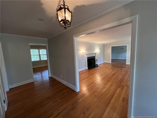 Foto del edificio - 3526 Cliffdale Rd