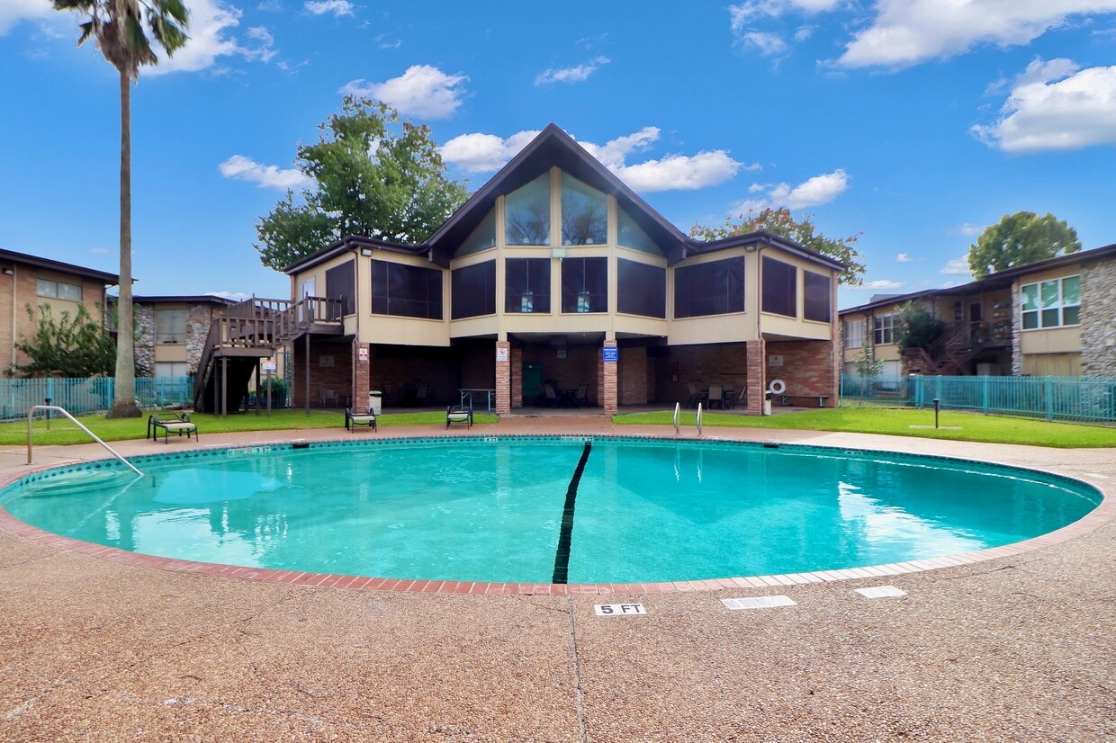 Foto principal - 7047 Bissonnet St