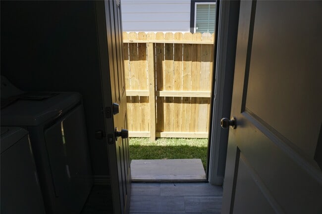 Foto del edificio - 11753 White Cedar St