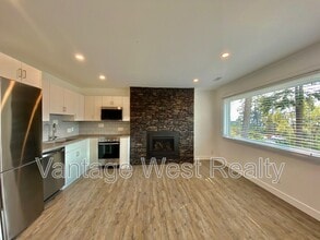 Building Photo - 105 Boppart Ct